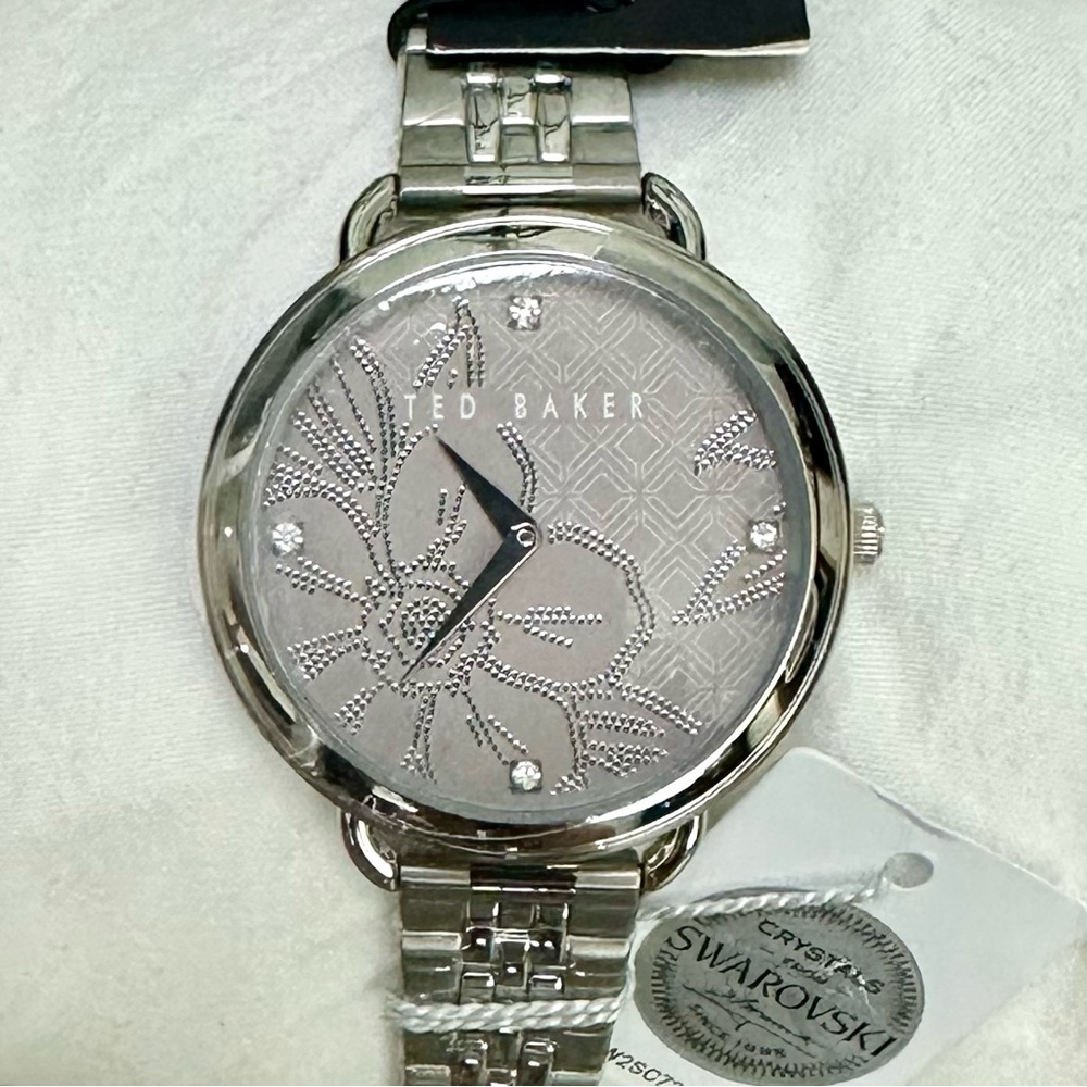 Ted Baker Analog Hettie Collection Watch Silver‎ Swarovski Crystals Quartz Round